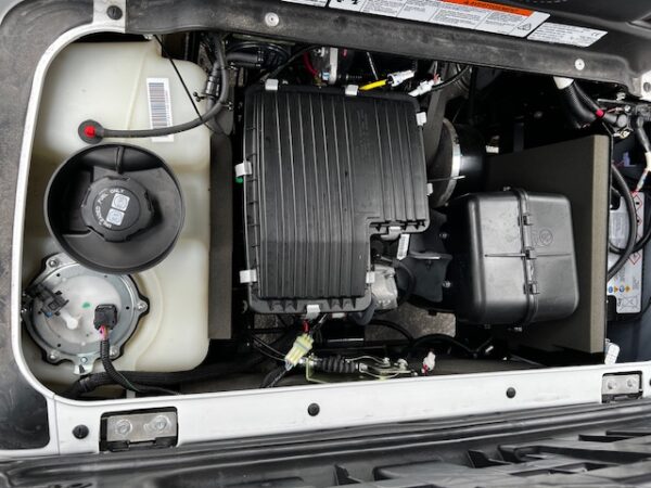 New 2025 Yamaha PTV CUSTOM (Gas) White - Image 12